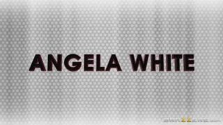 Angela White enjoys a nice pussy massage