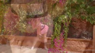 It’s a beautiful day for outdoor masturbation