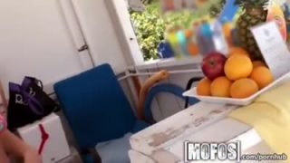 Dixie makes incredible fresh juices and blowjobs