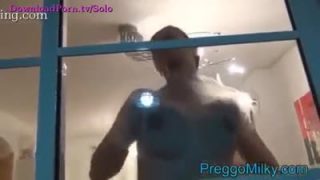 Chick combines pleasure with house chores