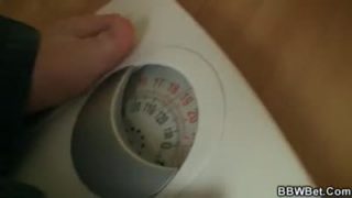 Chubby girlfriend fucked for loosing weight