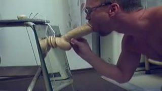 I am doing a fast kong cockdildo suck!